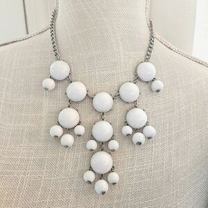 🔥3/$20 White and Silver Statement Necklace